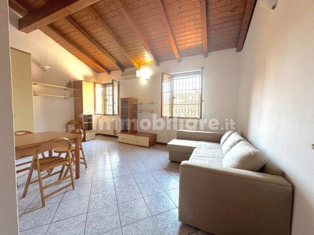 Villa Indipendente in affitto a San Zenone città, Re
