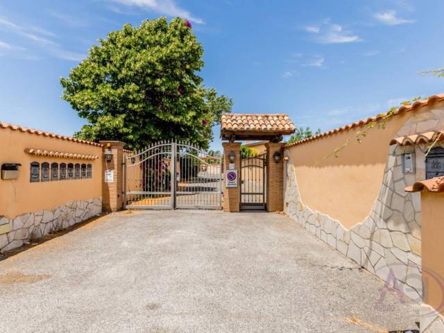 Villa Indipendente in affitto a Madonnetta, Roma Capitale