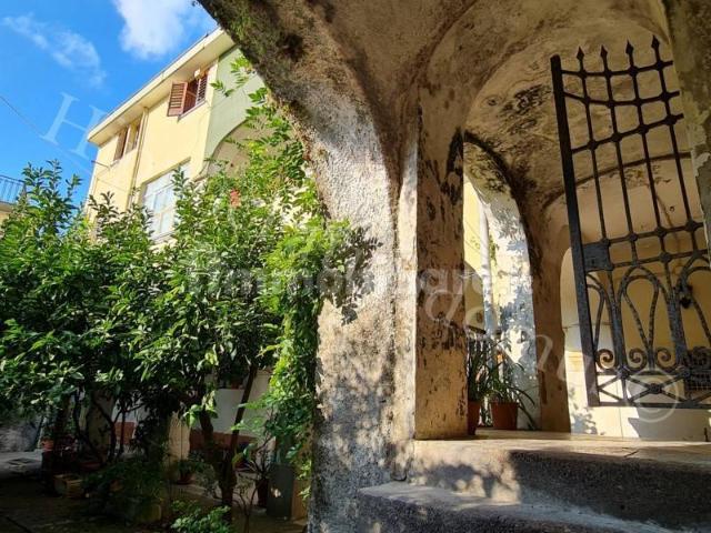 Villa Indipendente in affitto a Baronissi, Campania