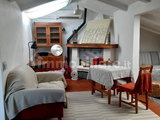 Villa Indipendente in affitto a Centro Direzionale, Prato