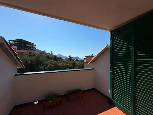 Villa Indipendente in affitto a Borgo, Lavagna