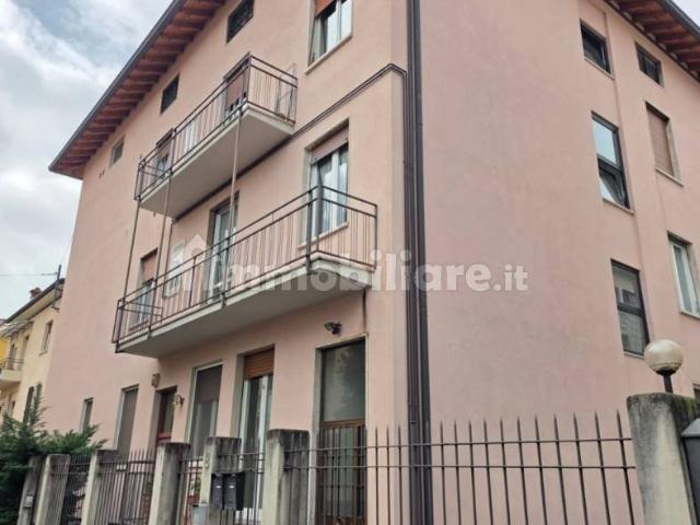 Villa Indipendente in affitto a Borgo Palazzo, Bergamo