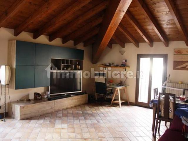 Villa Indipendente in affitto a Scagnello, Calco