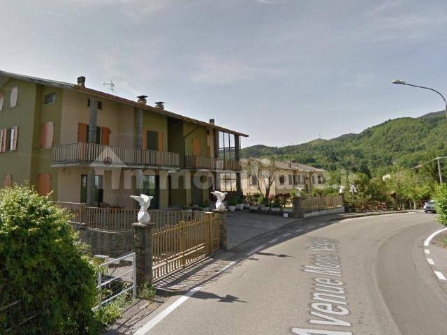 Villa Indipendente in affitto a Tornolo, Reggio Emilia