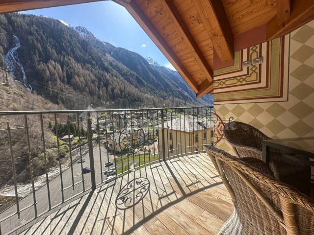 Villa Indipendente in affitto a Cinzano, Piemonte