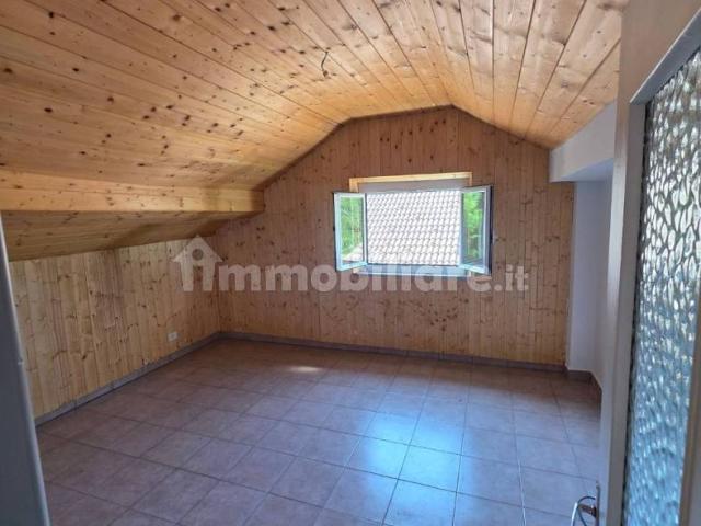 Villa Indipendente in affitto a Cinzano, Piemonte