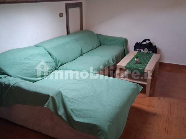 Villa Indipendente in affitto a Cinzano, Piemonte