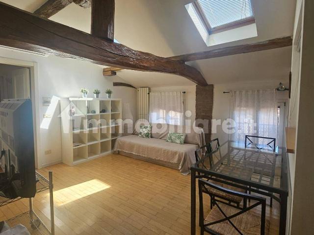 Villa Indipendente in affitto a Caronno Pertusella, Lombardia