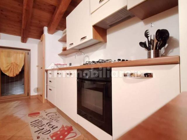 Villa Indipendente in affitto a Intra, Piemonte