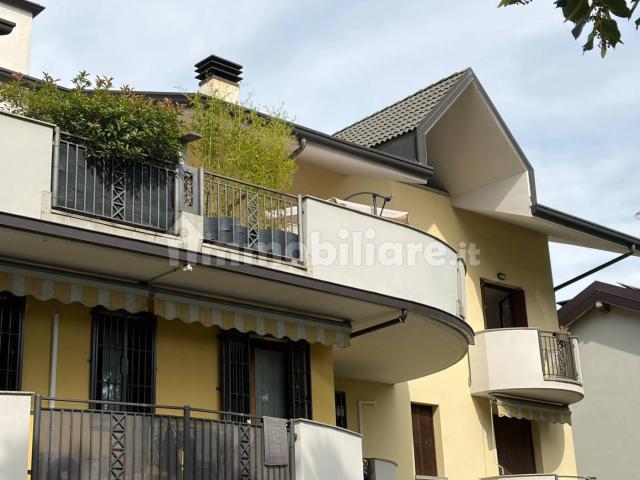 Villa Indipendente in affitto a Treviglio, Lombardia