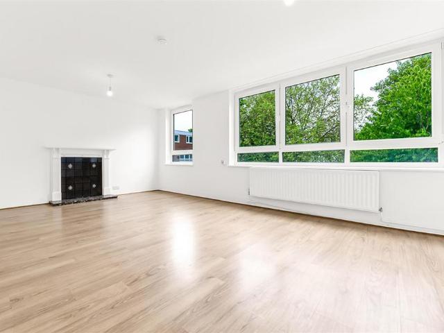 Apartment for rent in Battersea, Greater London
