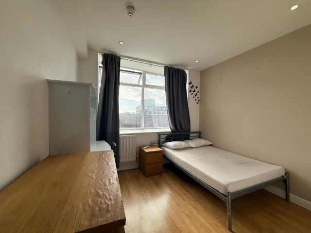 Room for rent in Mount Pleasant, Swansea