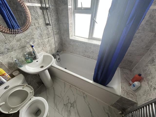 House for rent in London Borough of Ealing, Greenford