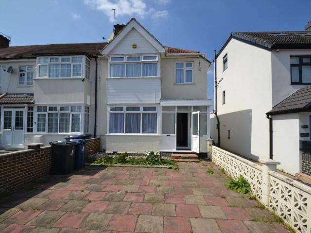 House for rent in London Borough of Ealing, Greenford