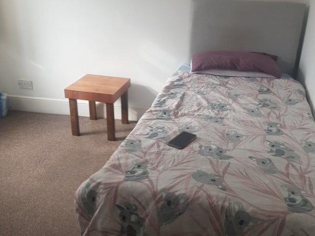 Room for rent in London Borough of Ealing, Greenford