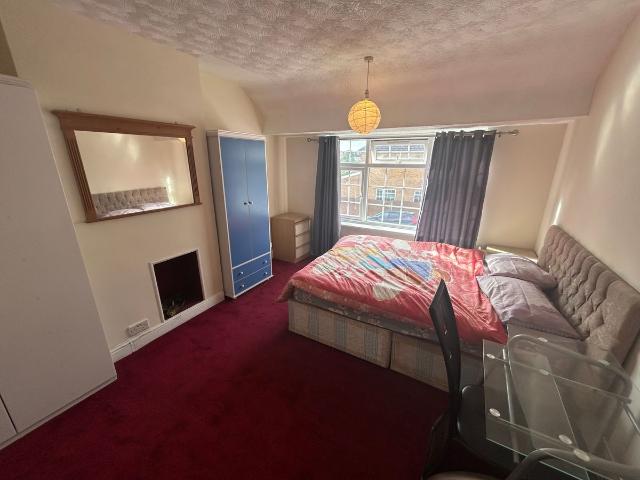 House for rent in London Borough of Ealing, Greenford