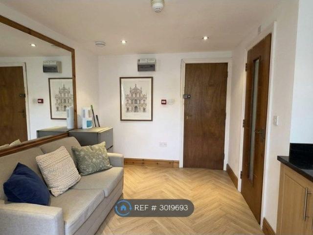 Studio for rent in London Borough of Ealing, Greater London