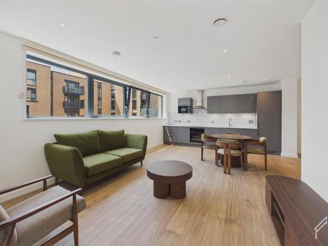 Apartment for rent in London Borough of Hounslow, Strand