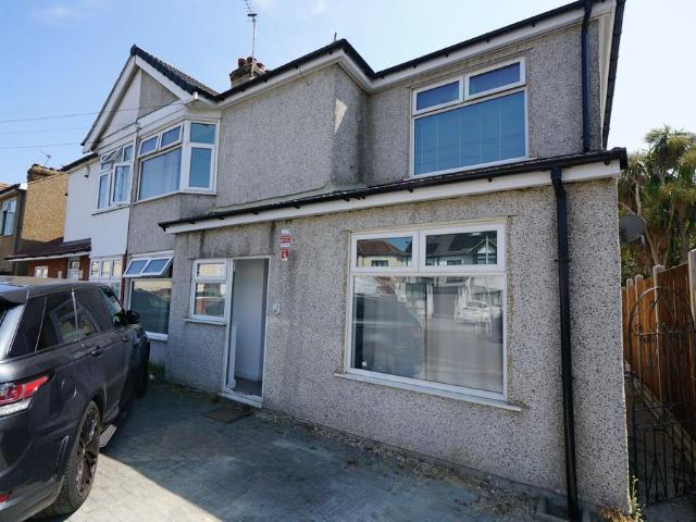 House for rent in South Hornchurch, Greater London
