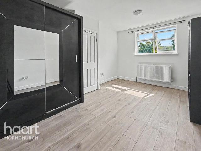 House for rent in South Hornchurch, Greater London