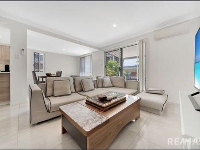 Townhouse for rent in Toombul, Queensland