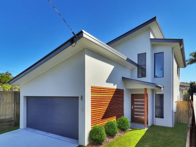 Cottage for sale in Toombul, Queensland