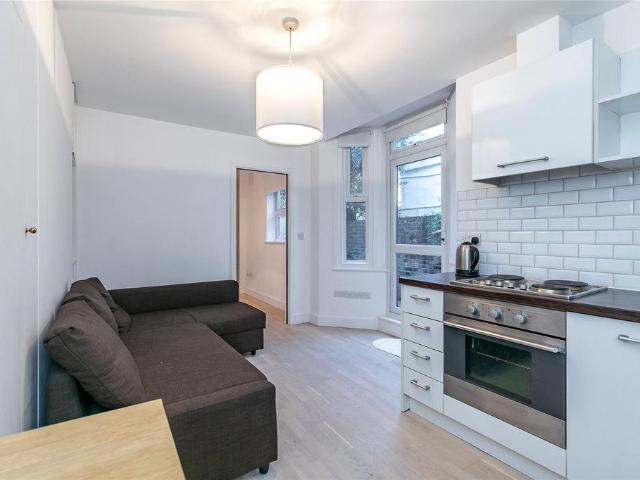 Apartment for rent in Maitland Park, Greater London