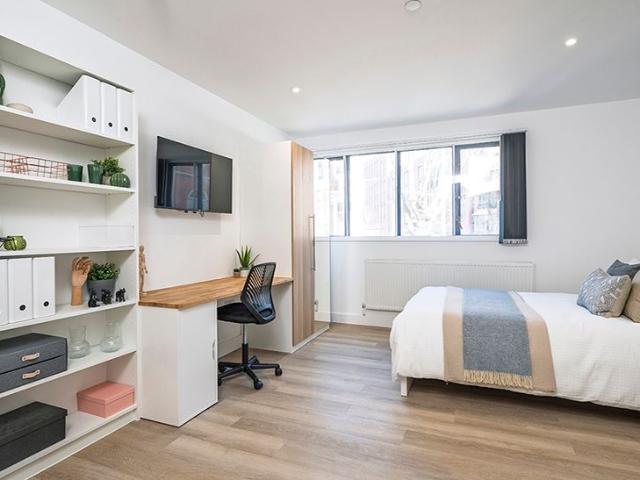 Studio for rent in St Ann's, Haddon