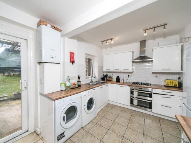 Room for rent in Chadwell Heath, Greater London