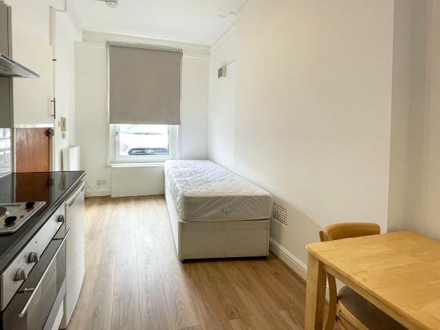 Studio for rent in Kilburn, Greater London