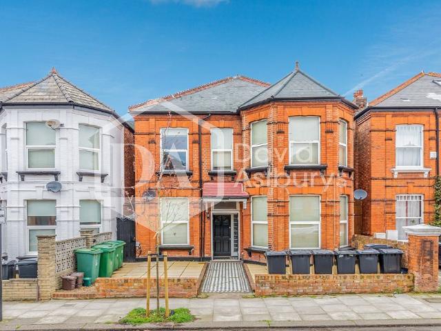 Studio for rent in Kilburn, Greater London