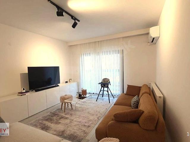 Bayrakli, İzmir içerisinde satılık mülk