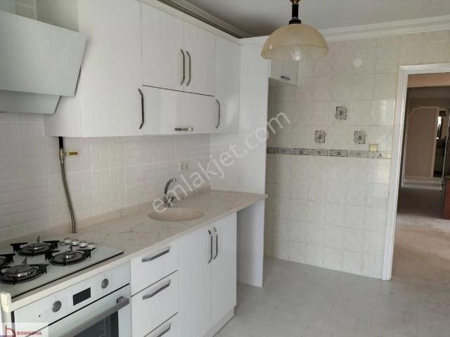 Bayrakli, İzmir içerisinde satılık mülk