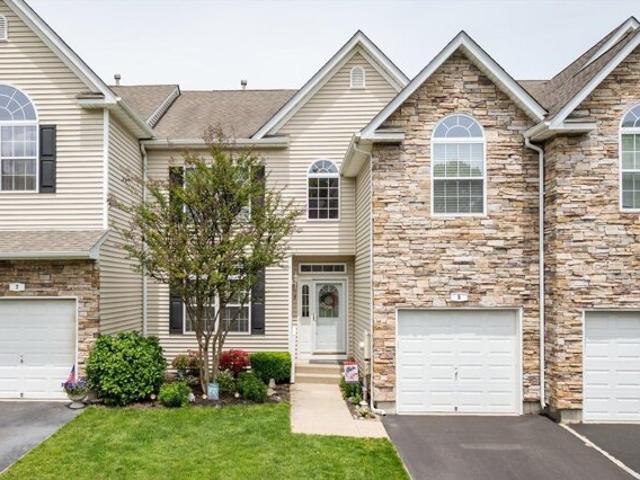 Condo for sale in Kings Park