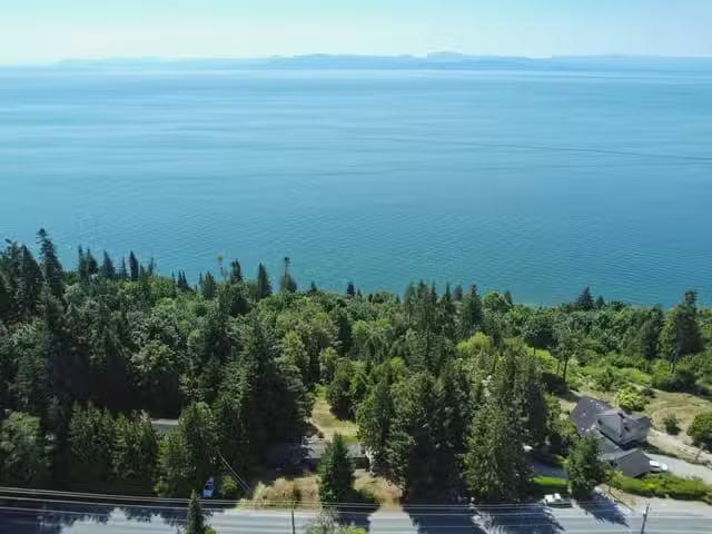 House for sale in Halfmoon Bay, British Columbia
