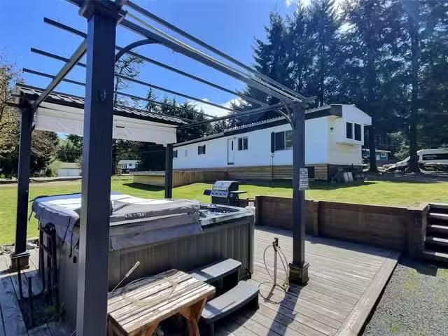 House for sale in Honeymoon Bay, British Columbia