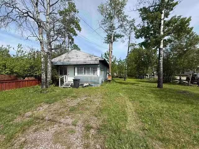 House for sale in Hudson's Hope, British Columbia