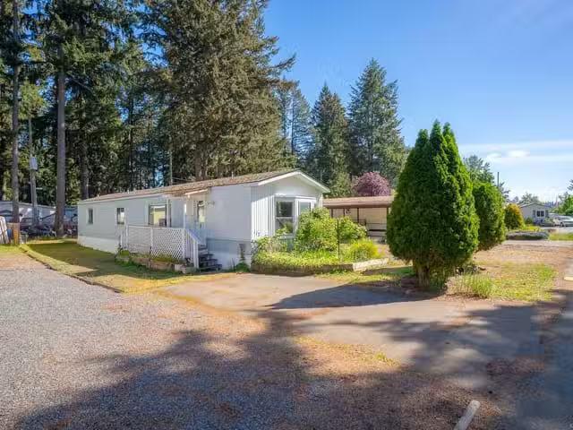 House for sale in Thorne, Quebec