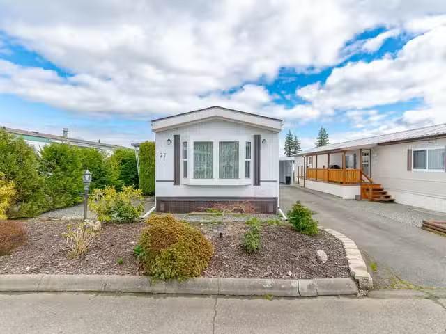 House for sale in Thorne, Quebec