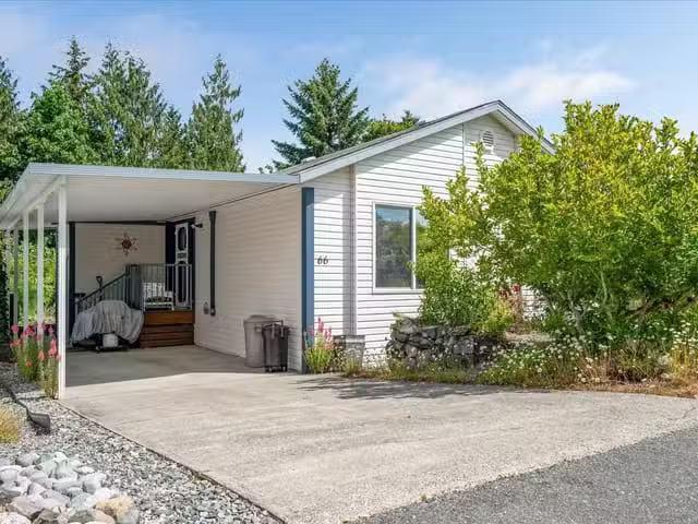 House for sale in Thorne, Quebec