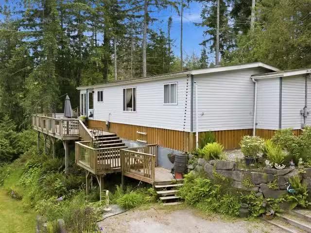 House for sale in Madeira Park, British Columbia