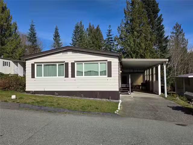 House for sale in Clayoquot, British Columbia