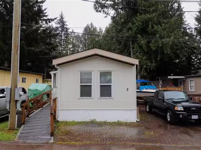 House for sale in Clayoquot, British Columbia