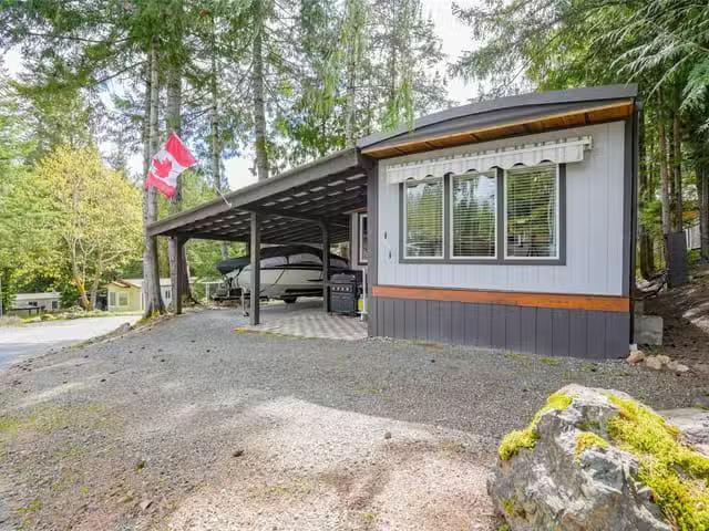 House for sale in Clayoquot, British Columbia