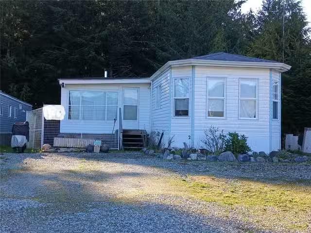 House for sale in Clayoquot, British Columbia