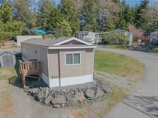 House for sale in Clayoquot, British Columbia