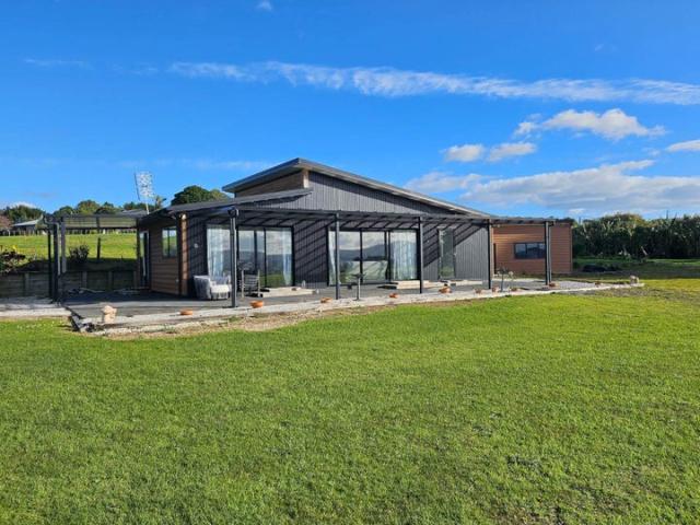 House for rent in Awhitu, Oroua County