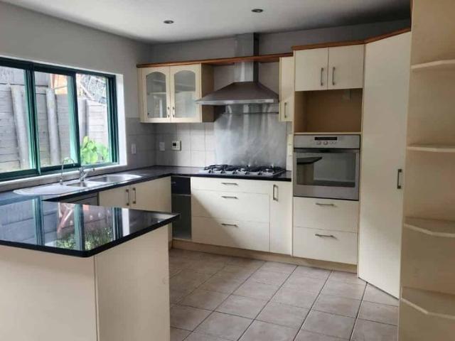 Townhouse for rent in Manurewa