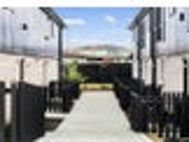 Townhouse for rent in Manurewa