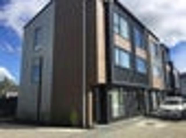 Townhouse for rent in Manurewa